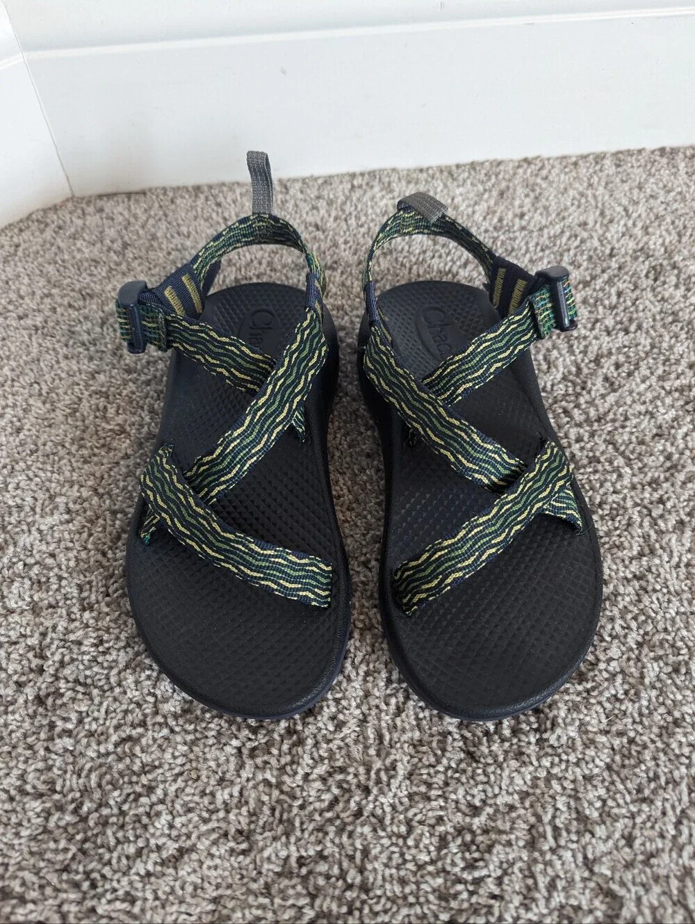Chaco Classic Kid Sandal - Green and Blue Pattern sz 3